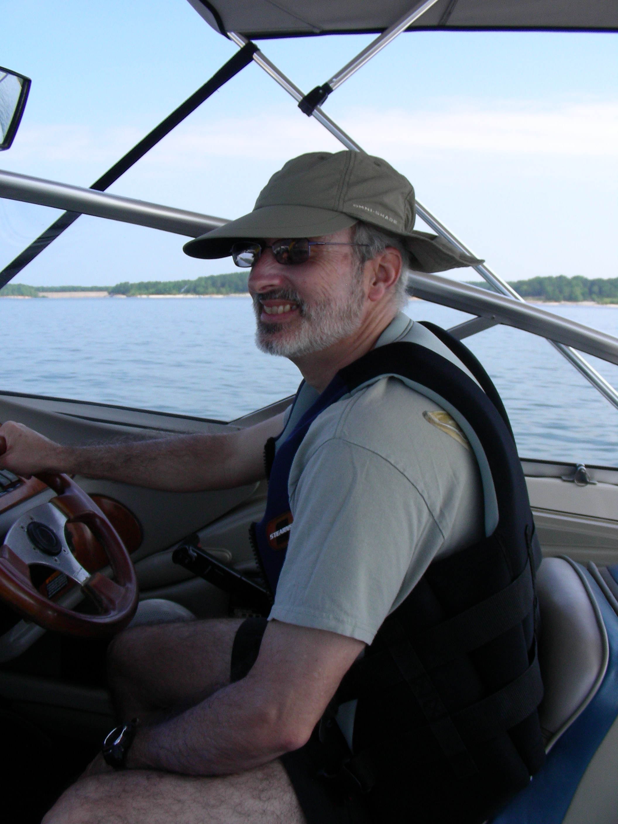 ./2010/Kerr Lake/VLuis boating w guys 0001.JPG